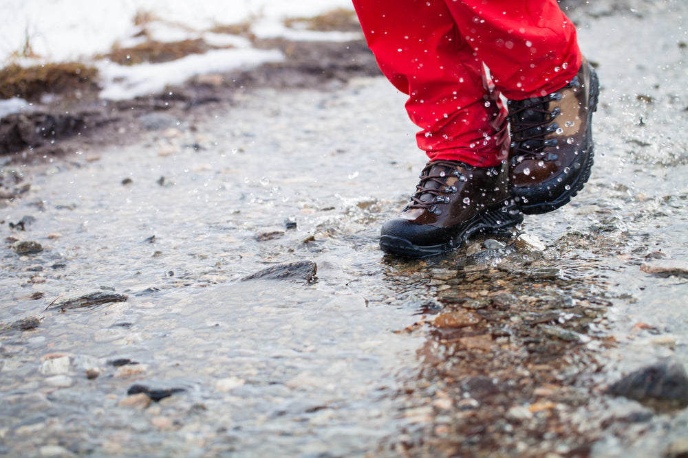 tips for hiking in wet conditions