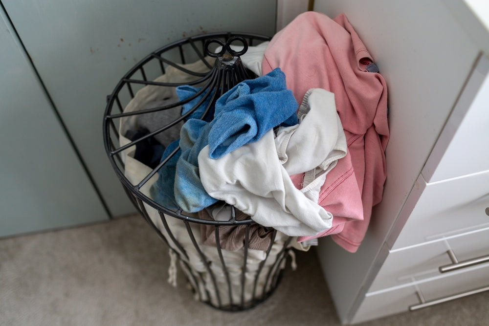 how to keep laundry basket from smelling