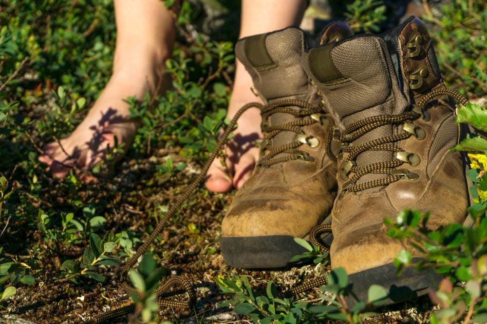 how to keep feet fresh when hiking