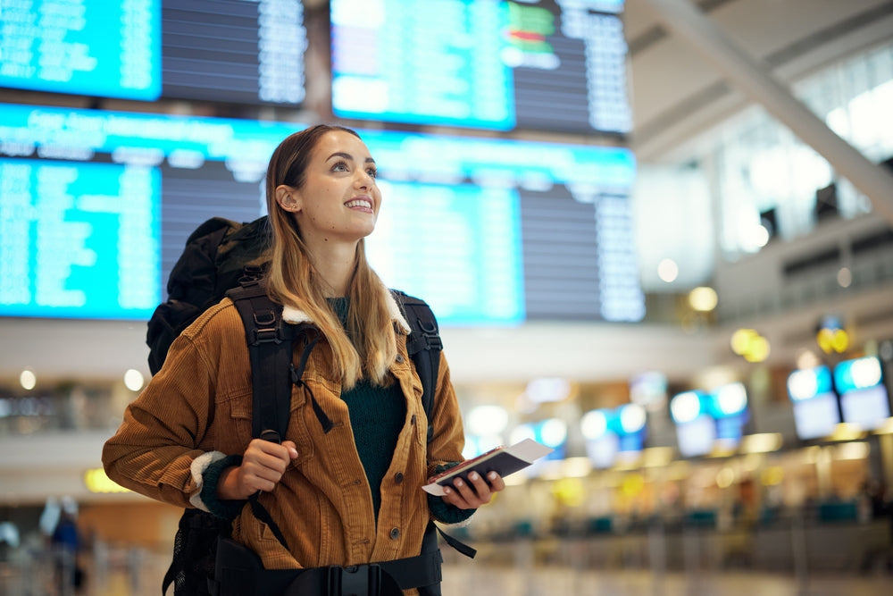how to travel without luggage